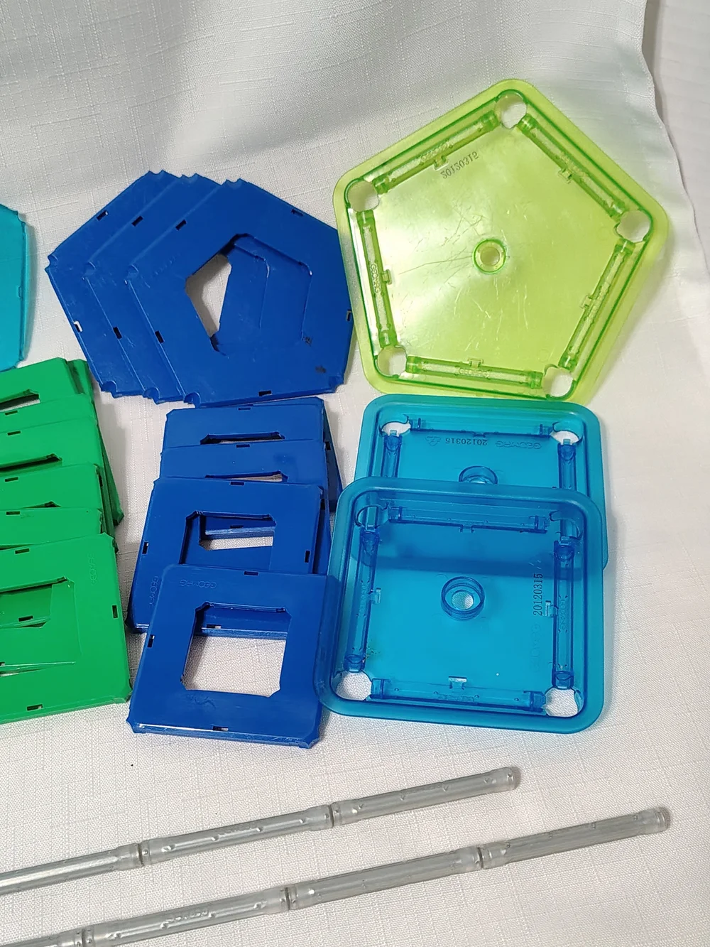 Magnetic Tiles 63 Tiles & 15 Magnets Blue Green & Transparent 78 Pieces Total
